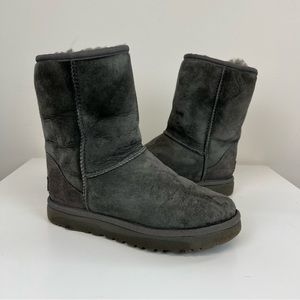 UGG‎ Classic Sheepskin Suede Boot Grey Size 5
